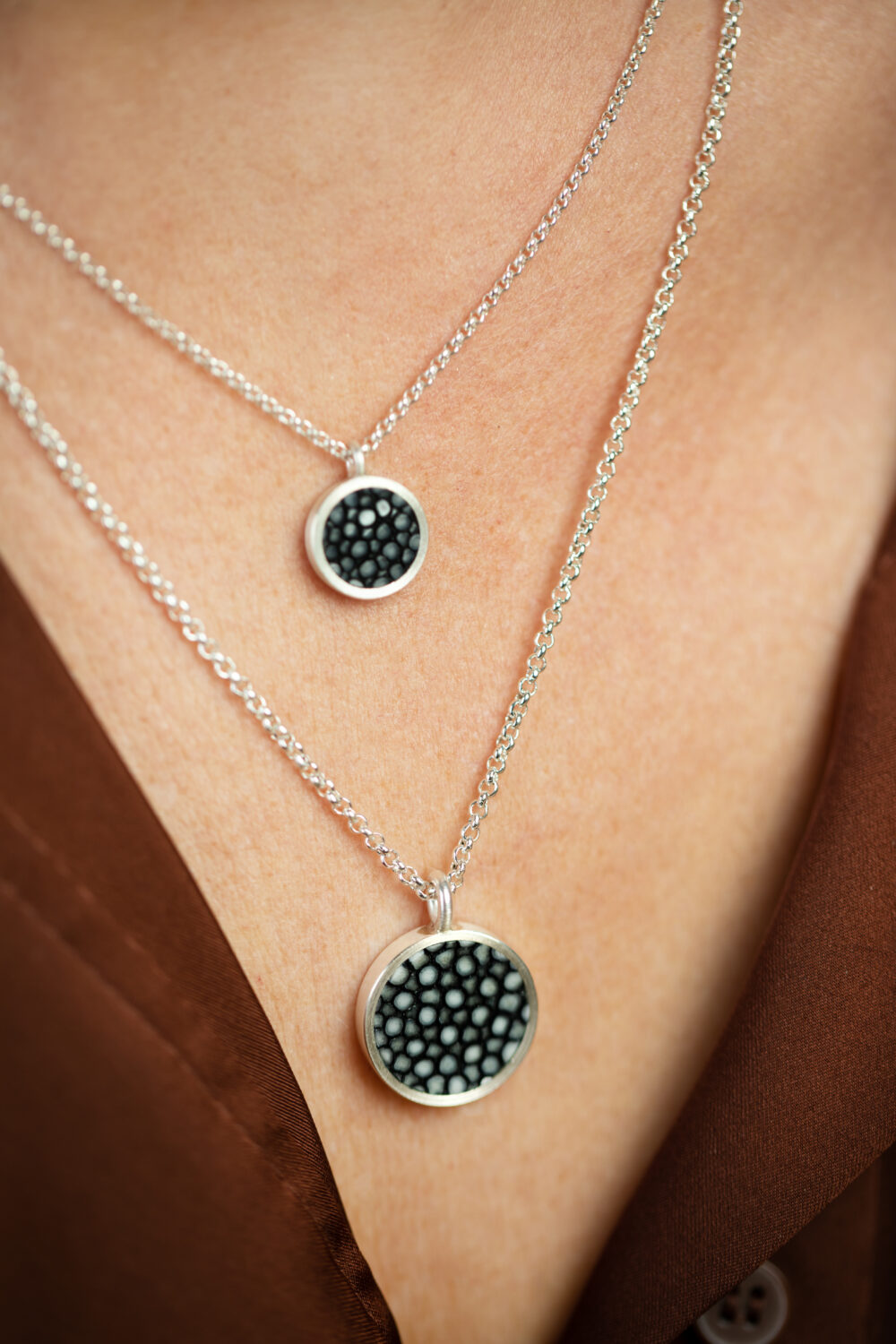 Kette mit Anhänger DOT – Bild 3