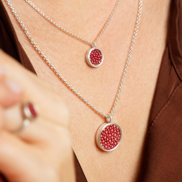 Kette mit Anhänger DOT