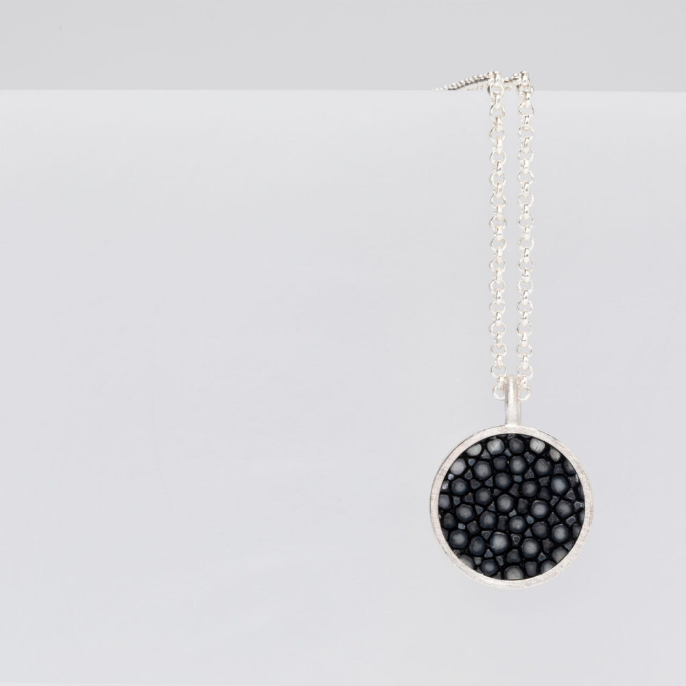 Kette mit Anhänger DOT – Bild 2