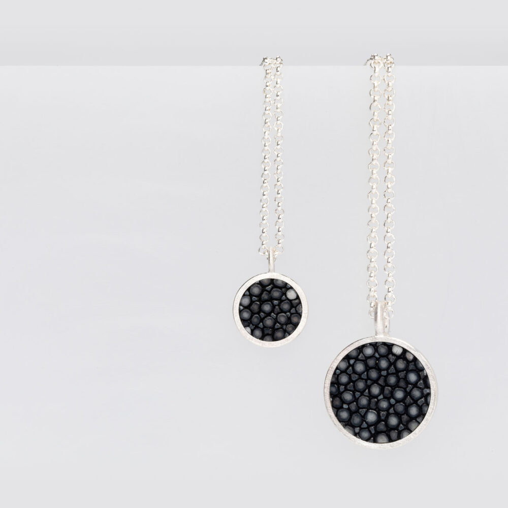 Kette mit Anhänger DOT